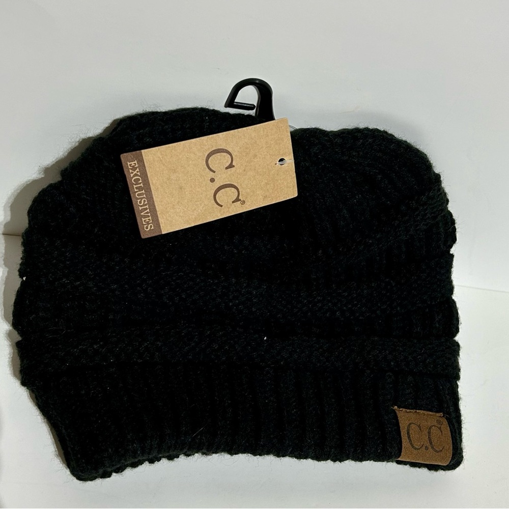 C.C Beanie Toque Toboggan Warm Soft Stretch Cable Knit CC New With Tags Unisex